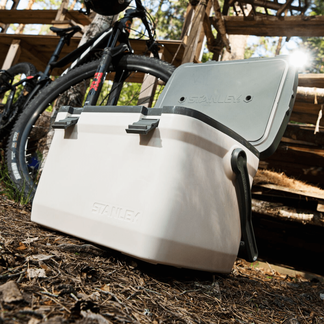 Hard Coolers | Durable, Leakproof & Long-Lasting – Stanley 1913 UK