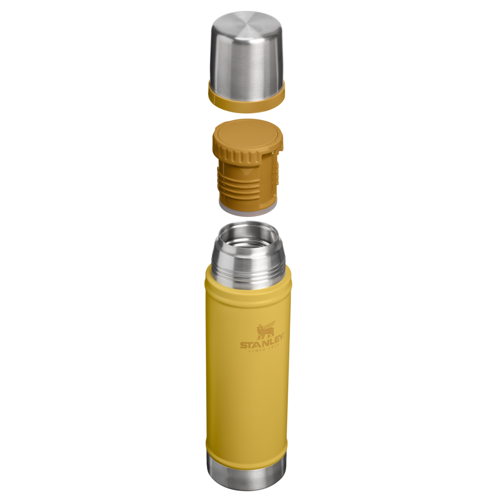 Stanley 1913 Classic Legendary Bottle 0.59L in Dijon