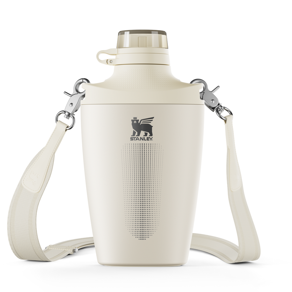 Stanley 1913 Cross Bottle 0.68L in Cream