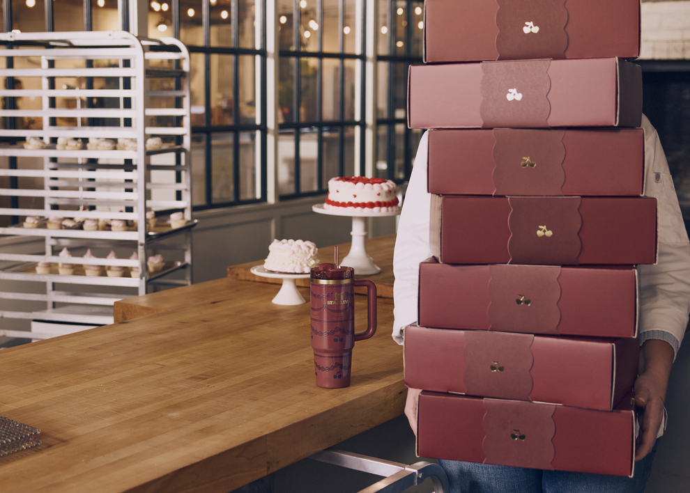 Stanley 1913 Quencher® H2.O Flowstate™ Tumbler in Red Velvet Cake