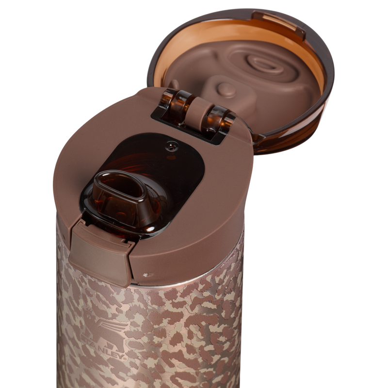 Stanley 1913 Flowstate™ Spring Bottle 0.59L in Pale Gold Leopard | Lid Detailed View