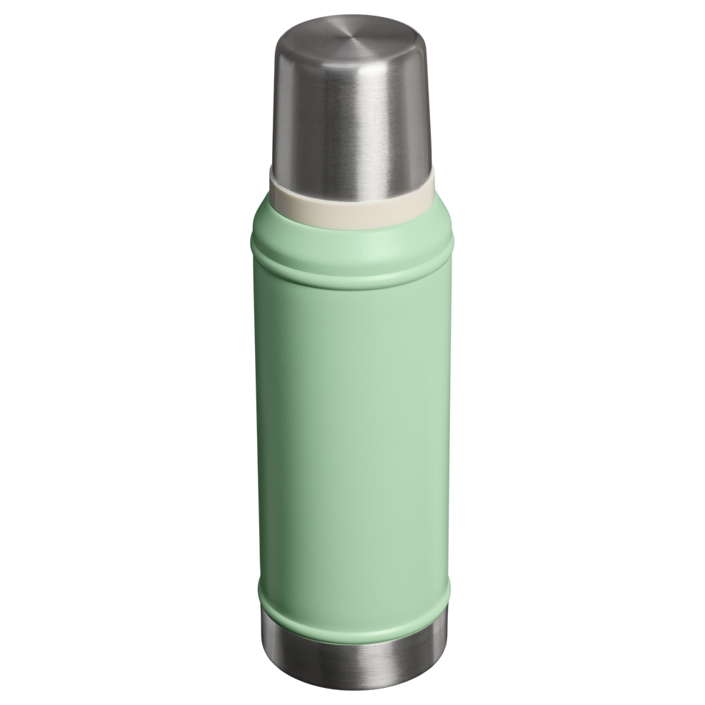 Stanley 1913 Classic Legendary Bottle in Pistachio