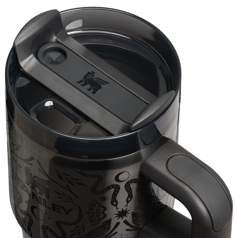 Stanley 1913 Quencher® H2.0 FlowState™ Tumbler 0.59L in Deadly Damask | Lid Detailed View