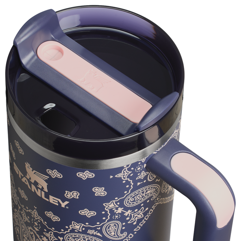 Stanley 1913 Quencher® H2.0 FlowState™ Tumbler 1.18L in Blue Corn Paisley | Lid Detailed View