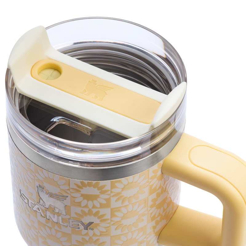 Stanley 1913 Quencher® H2.0 FlowState™ Tumbler 0.59L in Butter Sunflower | Lid Detailed View