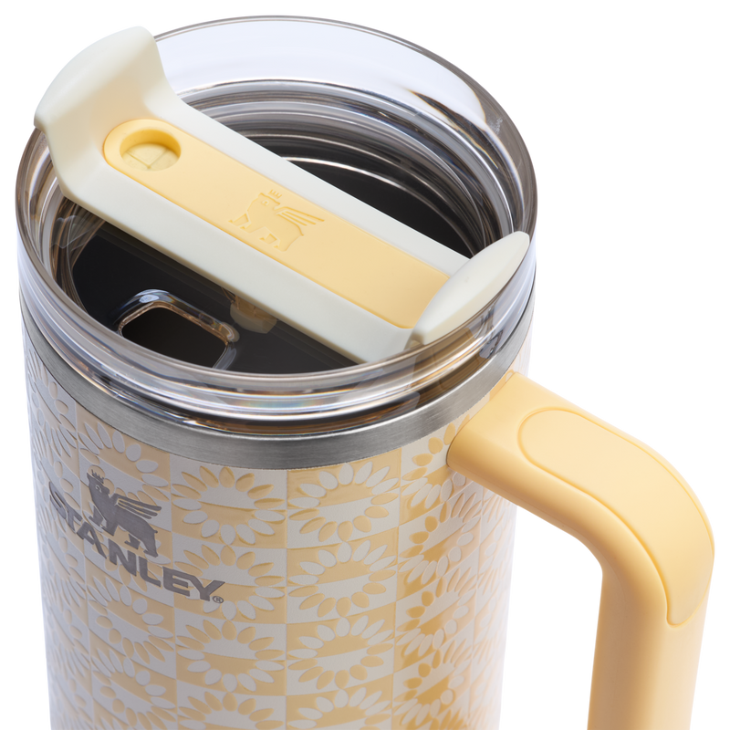 Stanley 1913 Quencher® H2.0 FlowState™ Tumbler 1.18L in Butter Sunflower | Lid Detailed View