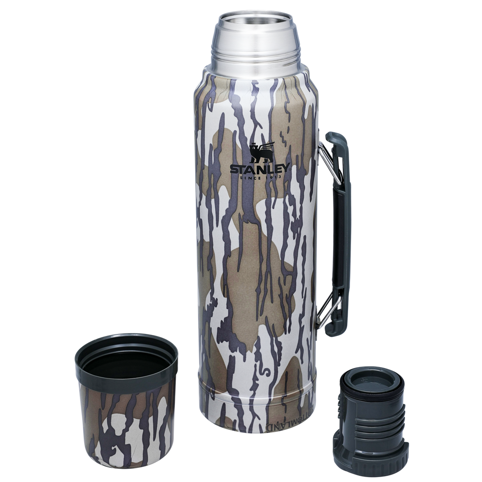 Stanley 1913 Classic Legendary Bottle 1.0L in Mossy Oak Bottomland
