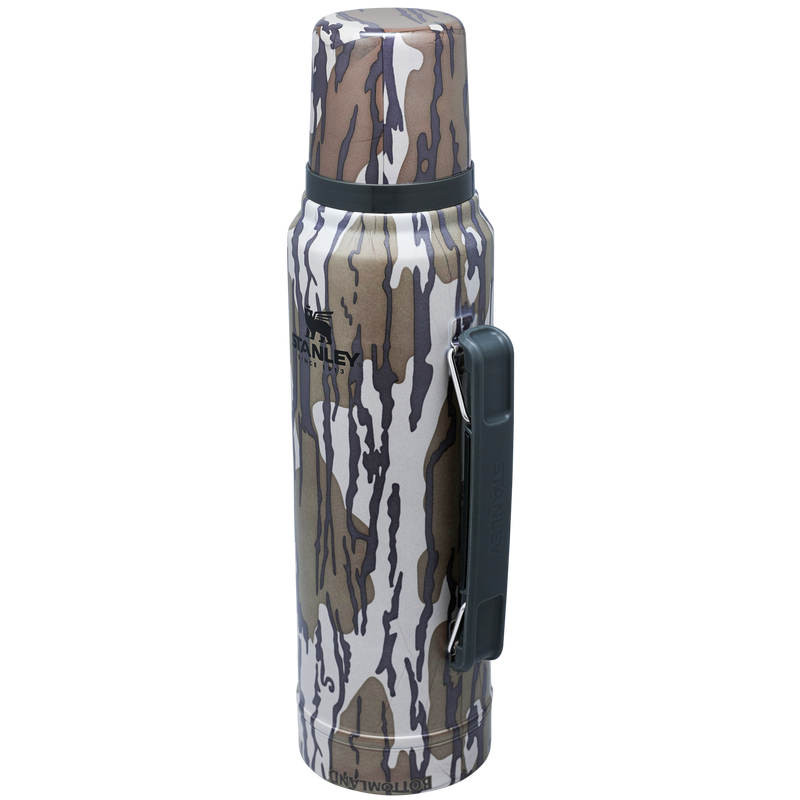Stanley 1913 Classic Legendary Bottle 1.0L in Mossy Oak Bottomland