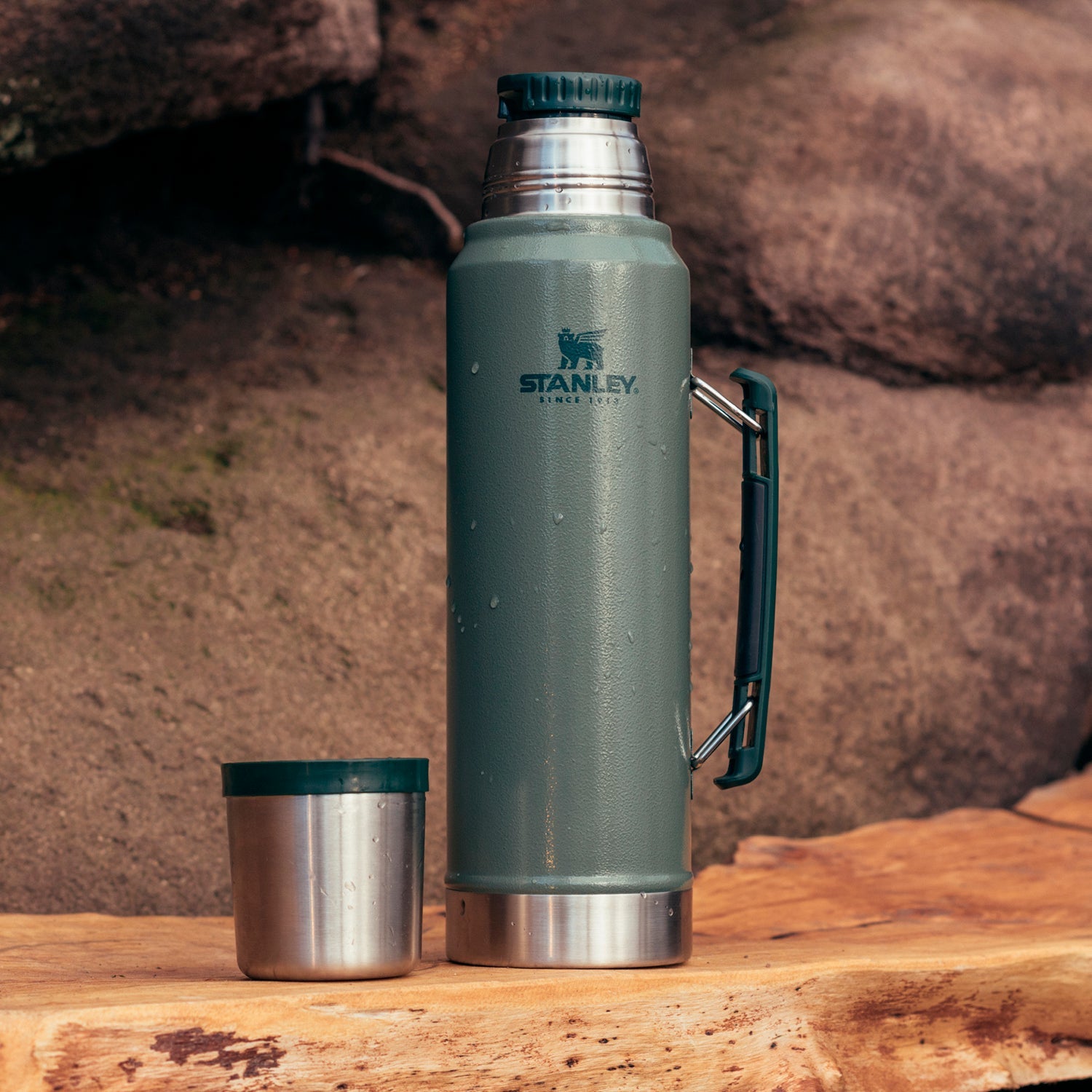  Stanley Classic Legendary Thermos Flask 1L - Keeps Hot